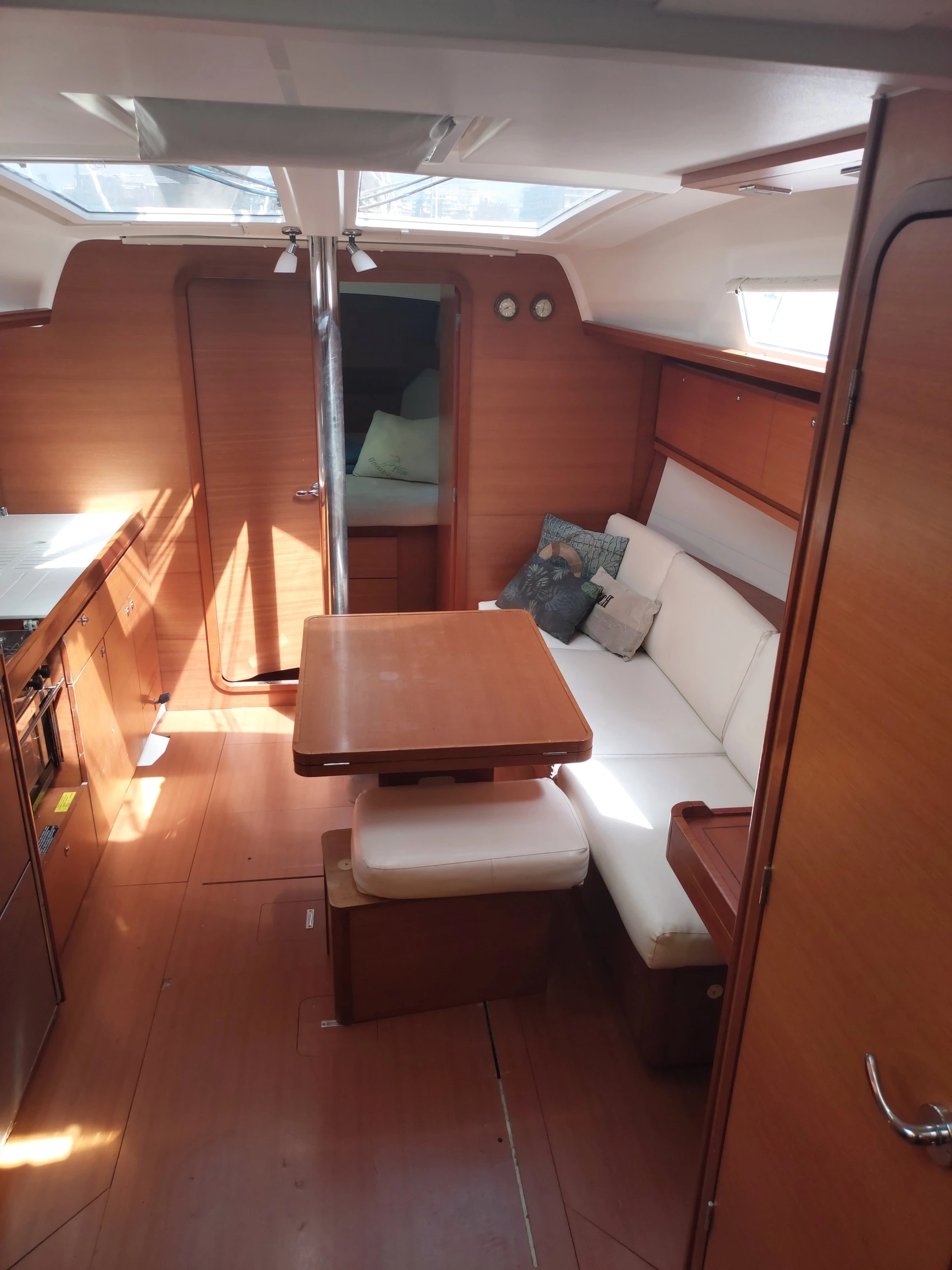 dufour-382-sun-2