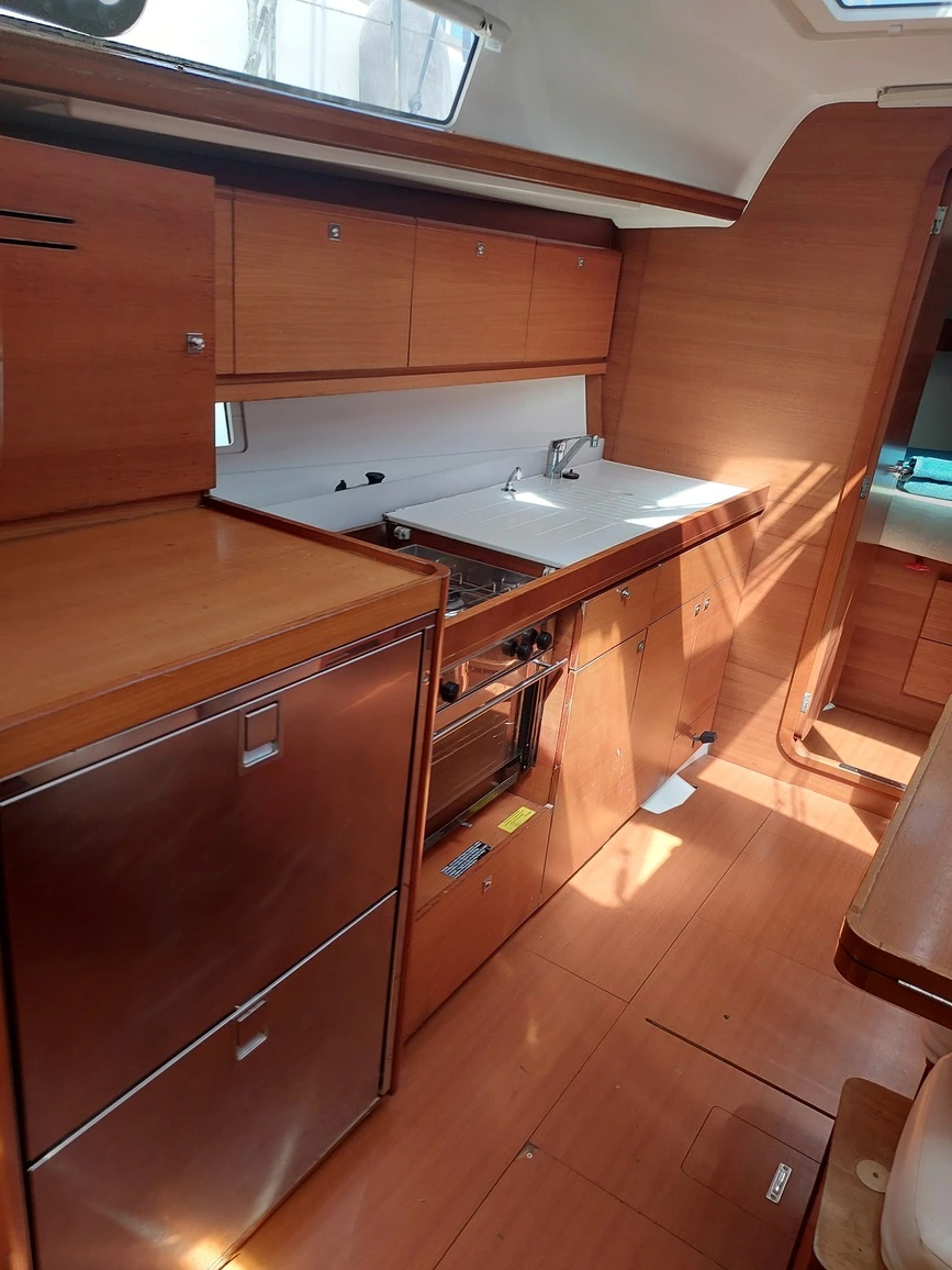 dufour-382-sun-7